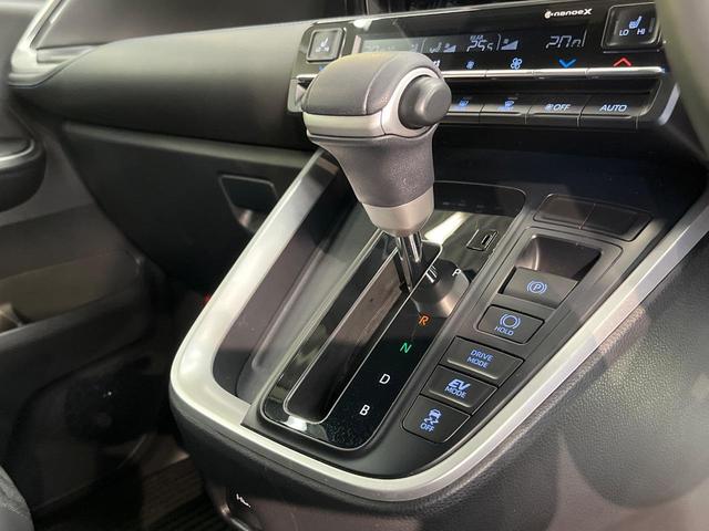 ヴォクシー ハイブリッドＳ－Ｚ　純正１０．５型ナビ　両側電動スライド　１３．２型有機ＥＬ後席モニター　快適利便ＰＫＧ　レーダークルーズ　三眼ＬＥＤライト　パワーバックドア　シートヒーター　ＣＤ／ＤＶＤ　フルセグ　ＥＴＣ２．０　禁煙車（49枚目）