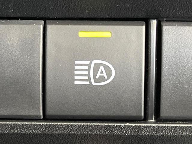 ヴォクシー ハイブリッドＳ－Ｚ　純正１０．５型ナビ　両側電動スライド　１３．２型有機ＥＬ後席モニター　快適利便ＰＫＧ　レーダークルーズ　三眼ＬＥＤライト　パワーバックドア　シートヒーター　ＣＤ／ＤＶＤ　フルセグ　ＥＴＣ２．０　禁煙車（56枚目）