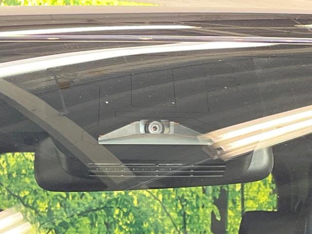 ヴォクシー ハイブリッドＳ－Ｚ　純正１０．５型ナビ　両側電動スライド　１３．２型有機ＥＬ後席モニター　快適利便ＰＫＧ　レーダークルーズ　三眼ＬＥＤライト　パワーバックドア　シートヒーター　ＣＤ／ＤＶＤ　フルセグ　ＥＴＣ２．０　禁煙車（62枚目）