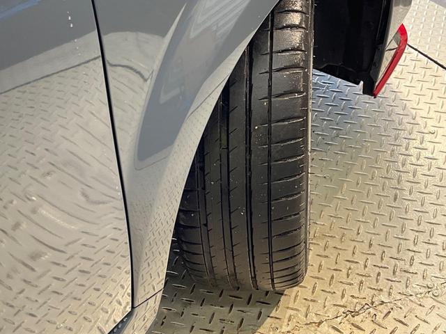 オーラ ニスモ　後期　９型コネクトナビ　全周囲カメラ　ＢＯＳＥサウンド　ブラックルーフ　衝突被害軽減システム　プロパイロット　禁煙車　シートヒーター　パワーシート　コーナーセンサー　スマートキー　ＬＥＤヘッド　ＥＴＣ（34枚目）