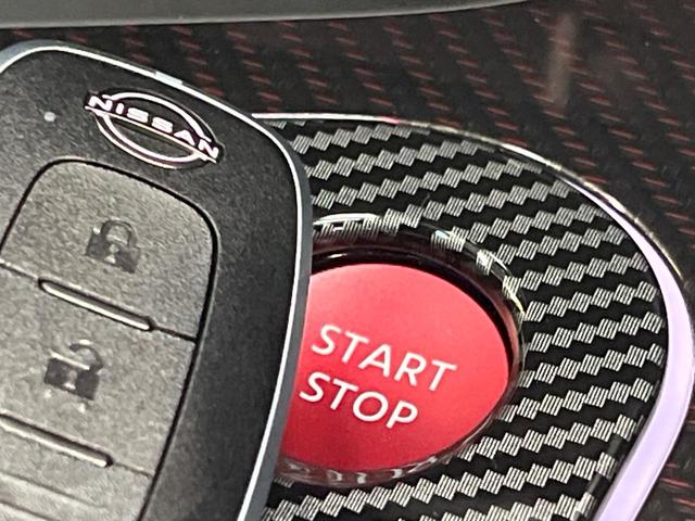 オーラ ニスモ　後期　９型コネクトナビ　全周囲カメラ　ＢＯＳＥサウンド　ブラックルーフ　衝突被害軽減システム　プロパイロット　禁煙車　シートヒーター　パワーシート　コーナーセンサー　スマートキー　ＬＥＤヘッド　ＥＴＣ（38枚目）