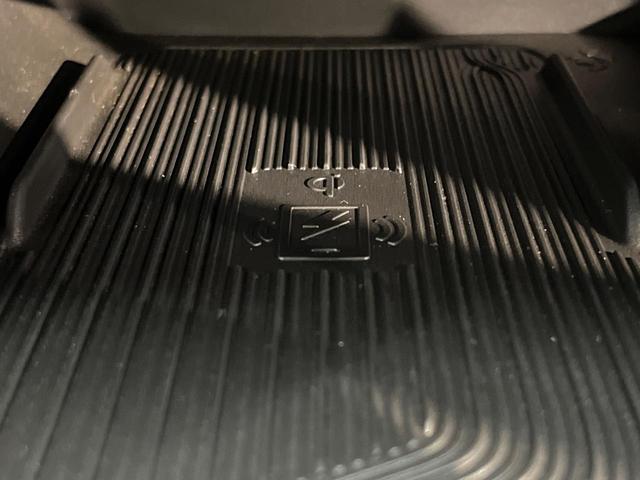 オーラ ニスモ　後期　９型コネクトナビ　全周囲カメラ　ＢＯＳＥサウンド　ブラックルーフ　衝突被害軽減システム　プロパイロット　禁煙車　シートヒーター　パワーシート　コーナーセンサー　スマートキー　ＬＥＤヘッド　ＥＴＣ（39枚目）