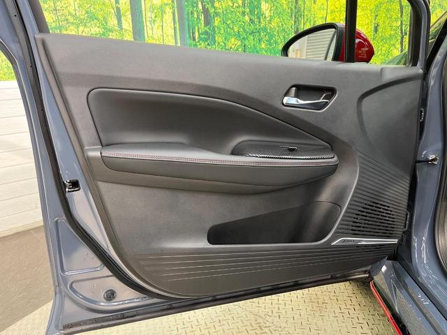 オーラ ニスモ　後期　９型コネクトナビ　全周囲カメラ　ＢＯＳＥサウンド　ブラックルーフ　衝突被害軽減システム　プロパイロット　禁煙車　シートヒーター　パワーシート　コーナーセンサー　スマートキー　ＬＥＤヘッド　ＥＴＣ（46枚目）