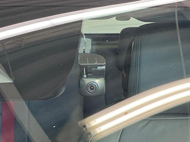 オーラ ニスモ　後期　９型コネクトナビ　全周囲カメラ　ＢＯＳＥサウンド　ブラックルーフ　衝突被害軽減システム　プロパイロット　禁煙車　シートヒーター　パワーシート　コーナーセンサー　スマートキー　ＬＥＤヘッド　ＥＴＣ（67枚目）