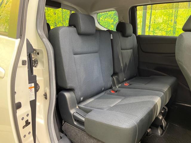 シエンタ Ｇ　両側電動ドア　純正ＳＤナビ　バックカメラ　衝突被害軽減システム　禁煙車　スマートキー　ビルトインＥＴＣ　車線逸脱警報　オートライト　オートエアコン　Ｂｌｕｅｔｏｏｔｈ　ＣＤ　ＤＶＤ再生（9枚目）