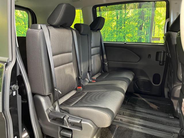 セレナ ハイウェイスターＶ　フリップダウンモニター　純正１０型ナビ　アラウンドビューモニター　プロパイロット　ハンズフリー両側電動スライド　ＢＳＭ　オートハイビーム　クリアランスソナー　ＬＥＤヘッドライト　禁煙車（9枚目）