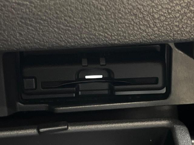 セレナ ハイウェイスターＶ　フリップダウンモニター　純正１０型ナビ　アラウンドビューモニター　プロパイロット　ハンズフリー両側電動スライド　ＢＳＭ　オートハイビーム　クリアランスソナー　ＬＥＤヘッドライト　禁煙車（41枚目）