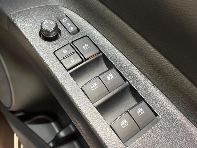 シエンタ ハイブリッドＧ　クエロ　純正９型ナビ　両側電動スライド　セーフティーセンス　クリアランスソナー　クルーズコントロール　ＬＥＤヘッド　バックカメラ　ハーフレザーシート　ＥＴＣ　フルセグ　Ｂｌｕｅｔｏｏｔｈ　ＣＤ／ＤＶＤ　禁煙車（41枚目）