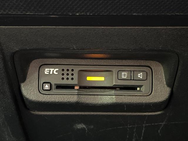 フリード Ｇ　ジャストセレクション　純正ナビ　オートライト　スマートキー　ＥＴＣ　バックカメラ　Ｂｌｕｅｔｏｏｔｈ　ＨＩＤヘッドライト　パワースライドドア　電動格納ミラー　オートエアコン（7枚目）