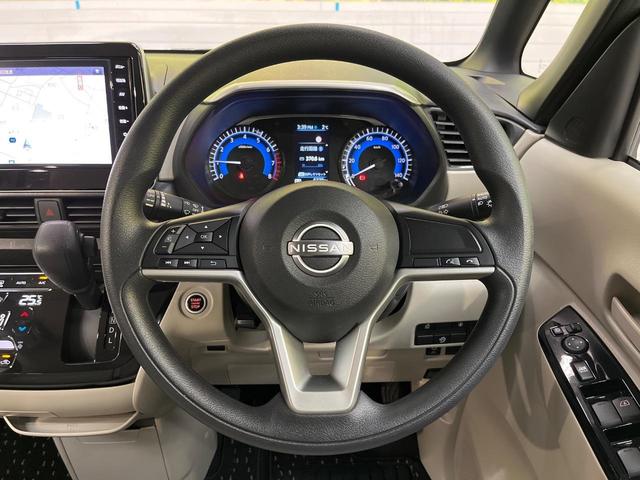 ルークス Ｘ　純正９インチナビ　インテリジェントエマージェンシーブレーキ　アラウンドビューモニター　ハンズフリーパワースライドドア　ＬＥＤヘッドライト　インテリキー　オートライト　Ｂｌｕｅｔｏｏｔｈ（11枚目）