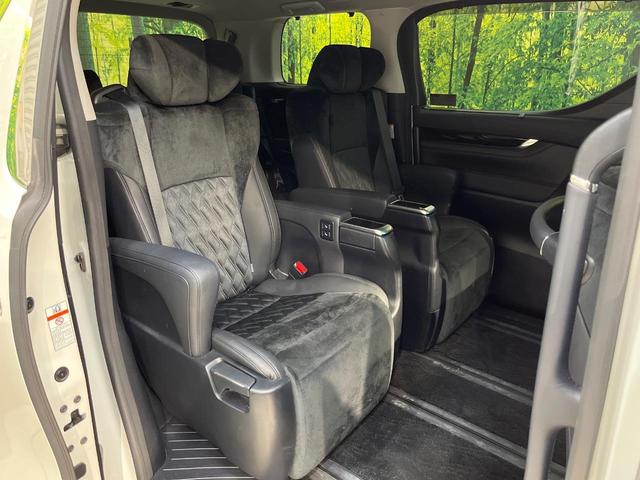 アルファード ２．５Ｓ　Ｃパッケージ　ＢＩＧ－Ｘ１０インチナビ　フリップダウンモニター　レーダークルーズコントロール　インテリジェントクリアランスソナー　両側パワースライドドア　バックカメラ　パワーシート　ステアリングヒーター（9枚目）