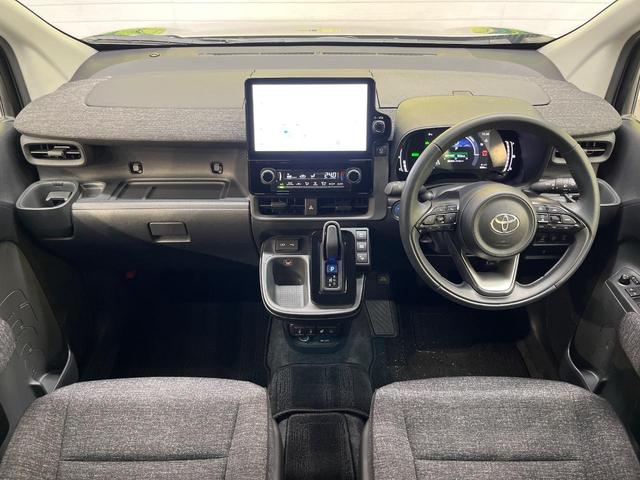 シエンタ ハイブリッドＺ　１０．５インチナビ　フリップダウンモニター　パノラミックビューモニター　ＢＳＭ　トヨタチームメイト　ステアリングヒーター　アクセサリーコンセント　シートヒーターオートハイビーム　セーフティセンス（2枚目）