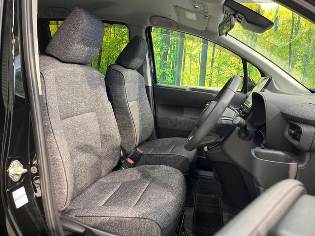 シエンタ ハイブリッドＺ　１０．５インチナビ　フリップダウンモニター　パノラミックビューモニター　ＢＳＭ　トヨタチームメイト　ステアリングヒーター　アクセサリーコンセント　シートヒーターオートハイビーム　セーフティセンス（9枚目）