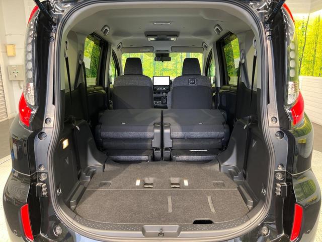 シエンタ ハイブリッドＺ　１０．５インチナビ　フリップダウンモニター　パノラミックビューモニター　ＢＳＭ　トヨタチームメイト　ステアリングヒーター　アクセサリーコンセント　シートヒーターオートハイビーム　セーフティセンス（12枚目）