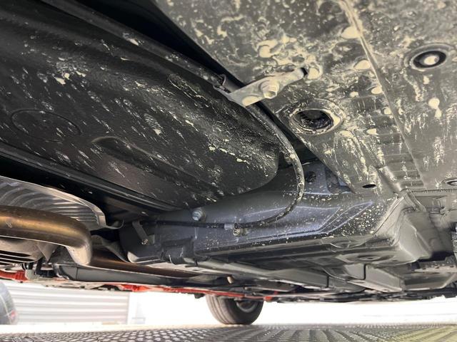 シエンタ ハイブリッドＺ　１０．５インチナビ　フリップダウンモニター　パノラミックビューモニター　ＢＳＭ　トヨタチームメイト　ステアリングヒーター　アクセサリーコンセント　シートヒーターオートハイビーム　セーフティセンス（23枚目）