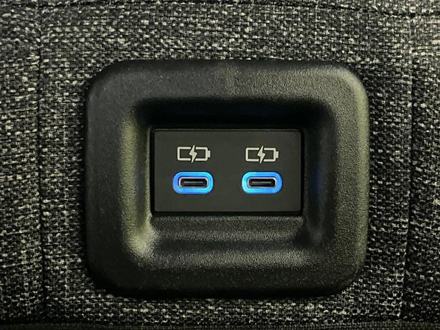 シエンタ ハイブリッドＺ　１０．５インチナビ　フリップダウンモニター　パノラミックビューモニター　ＢＳＭ　トヨタチームメイト　ステアリングヒーター　アクセサリーコンセント　シートヒーターオートハイビーム　セーフティセンス（51枚目）