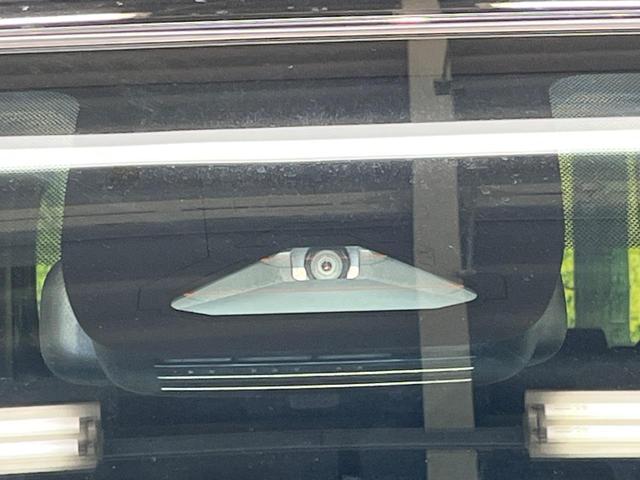 シエンタ ハイブリッドＺ　１０．５インチナビ　フリップダウンモニター　パノラミックビューモニター　ＢＳＭ　トヨタチームメイト　ステアリングヒーター　アクセサリーコンセント　シートヒーターオートハイビーム　セーフティセンス（53枚目）