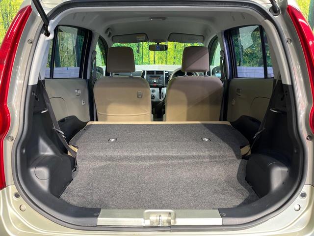 ���i�̂���������ʋ΁A���}���ɏ\���ȉ׎��X�y�[�X���m�ۂ��Ă���܂��B�Z�J���h�V�[�g��|���ƁA�傫�ȉו��̐ύڂ��\�ł���