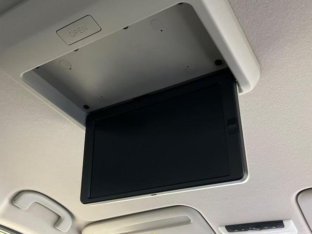 セレナ ｅ－パワー　ハイウェイスターＶ　純正１０インチナビ　フリップダウンモニター　プロパイロット　ハンズフリー両側パワースライドドア　インテリジェントルームミラー　ＢＳＭ　アラウンドビューモニター　電動パーキンクブレーキ（4枚目）