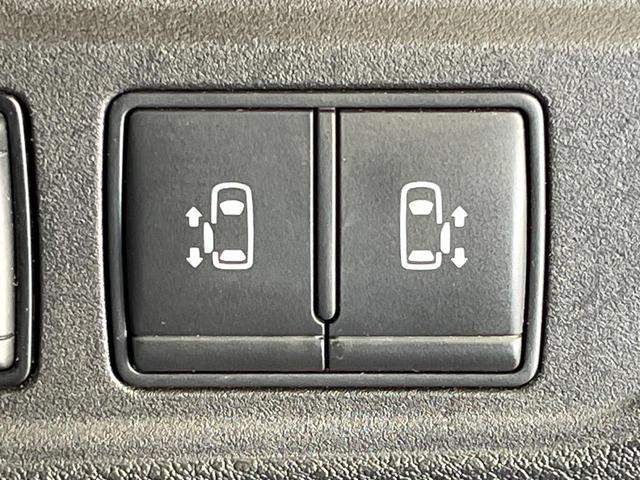 セレナ ｅ－パワー　ハイウェイスターＶ　純正１０インチナビ　フリップダウンモニター　プロパイロット　ハンズフリー両側パワースライドドア　インテリジェントルームミラー　ＢＳＭ　アラウンドビューモニター　電動パーキンクブレーキ（6枚目）