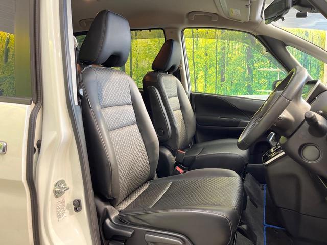 セレナ ｅ－パワー　ハイウェイスターＶ　純正１０インチナビ　フリップダウンモニター　プロパイロット　ハンズフリー両側パワースライドドア　インテリジェントルームミラー　ＢＳＭ　アラウンドビューモニター　電動パーキンクブレーキ（8枚目）