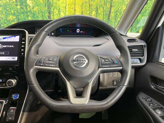 セレナ ｅ－パワー　ハイウェイスターＶ　純正１０インチナビ　フリップダウンモニター　プロパイロット　ハンズフリー両側パワースライドドア　インテリジェントルームミラー　ＢＳＭ　アラウンドビューモニター　電動パーキンクブレーキ（12枚目）