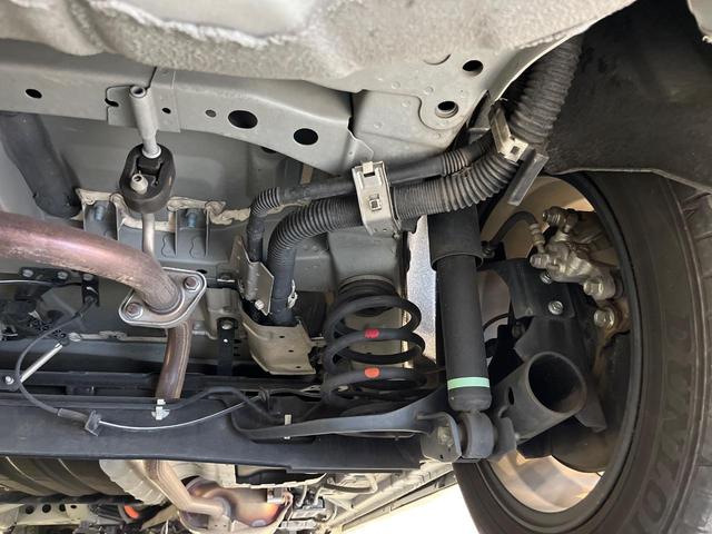 セレナ ｅ－パワー　ハイウェイスターＶ　純正１０インチナビ　フリップダウンモニター　プロパイロット　ハンズフリー両側パワースライドドア　インテリジェントルームミラー　ＢＳＭ　アラウンドビューモニター　電動パーキンクブレーキ（21枚目）