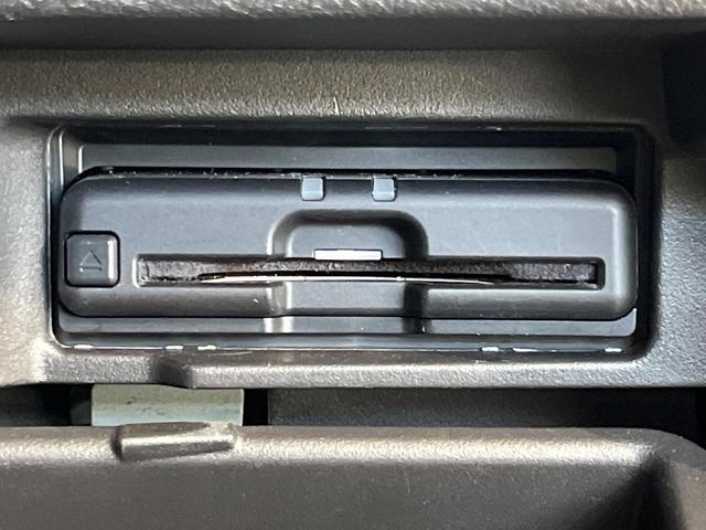 セレナ ｅ－パワー　ハイウェイスターＶ　純正１０インチナビ　フリップダウンモニター　プロパイロット　ハンズフリー両側パワースライドドア　インテリジェントルームミラー　ＢＳＭ　アラウンドビューモニター　電動パーキンクブレーキ（39枚目）