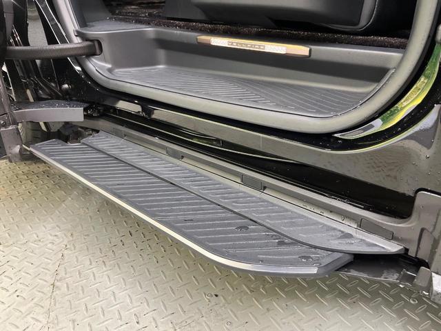 ヴェルファイアハイブリッド Ｚ　プレミア　１４インチナビ　ユニバーサルステップ　１３．２インチ有機ＥＬフリップダウンモニター　左右独立ムーンルーフ　エグゼクティブパワーシート　デジタルインナーミラー　トヨタチームメイト　ＢＳＭ　ＨＵＤ（3枚目）