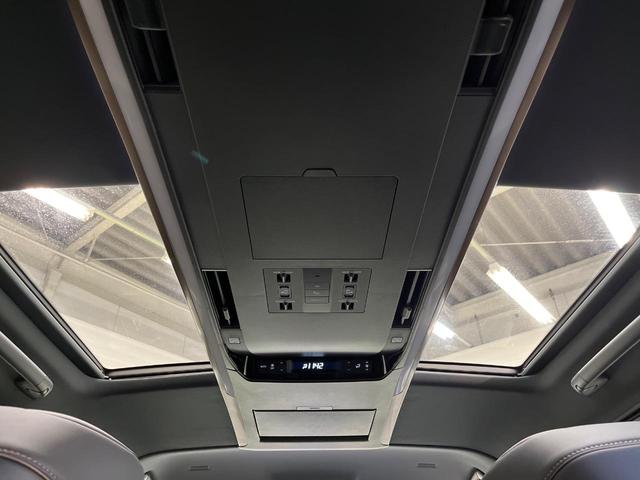 ヴェルファイアハイブリッド Ｚ　プレミア　１４インチナビ　ユニバーサルステップ　１３．２インチ有機ＥＬフリップダウンモニター　左右独立ムーンルーフ　エグゼクティブパワーシート　デジタルインナーミラー　トヨタチームメイト　ＢＳＭ　ＨＵＤ（6枚目）