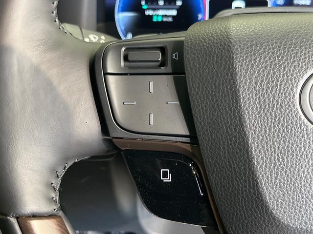 ヴェルファイアハイブリッド Ｚ　プレミア　１４インチナビ　ユニバーサルステップ　１３．２インチ有機ＥＬフリップダウンモニター　左右独立ムーンルーフ　エグゼクティブパワーシート　デジタルインナーミラー　トヨタチームメイト　ＢＳＭ　ＨＵＤ（43枚目）