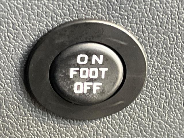 ヴェルファイアハイブリッド Ｚ　プレミア　１４インチナビ　ユニバーサルステップ　１３．２インチ有機ＥＬフリップダウンモニター　左右独立ムーンルーフ　エグゼクティブパワーシート　デジタルインナーミラー　トヨタチームメイト　ＢＳＭ　ＨＵＤ（57枚目）