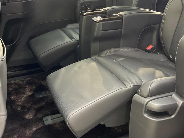 ヴェルファイアハイブリッド Ｚ　プレミア　１４インチナビ　ユニバーサルステップ　１３．２インチ有機ＥＬフリップダウンモニター　左右独立ムーンルーフ　エグゼクティブパワーシート　デジタルインナーミラー　トヨタチームメイト　ＢＳＭ　ＨＵＤ（65枚目）