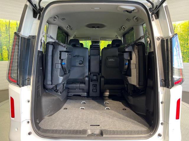 ���i�̂���������ʋ΁A���}���ɏ\���ȉ׎��X�y�[�X���m�ۂ��Ă���܂��B�Z�J���h�V�[�g��|���ƁA�傫�ȉו��̐ύڂ��\�ł���