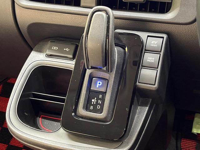 シエンタ ハイブリッドＺ　７人乗　ナビ機能付き１０．５型ディスプレイオーディオ　全周囲カメラ　両側電動ドア　コンフォートＰＫＧ　天井サーキュレーター　１００Ｖ電源　セーフティセンス　レーダークルーズ　禁煙車　前席シートヒーター（42枚目）