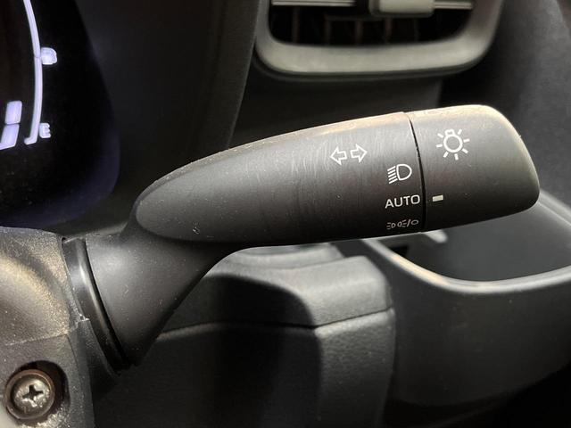 シエンタ ハイブリッドＺ　７人乗　ナビ機能付き１０．５型ディスプレイオーディオ　全周囲カメラ　両側電動ドア　コンフォートＰＫＧ　天井サーキュレーター　１００Ｖ電源　セーフティセンス　レーダークルーズ　禁煙車　前席シートヒーター（54枚目）