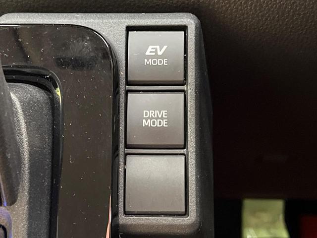 シエンタ ハイブリッドＺ　７人乗　ナビ機能付き１０．５型ディスプレイオーディオ　全周囲カメラ　両側電動ドア　コンフォートＰＫＧ　天井サーキュレーター　１００Ｖ電源　セーフティセンス　レーダークルーズ　禁煙車　前席シートヒーター（63枚目）