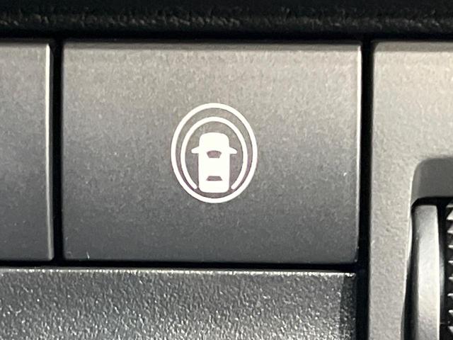 �y�C���e���W�F���g�G�}�[�W�F���V�[�u���[�L�z�t�����g�J�����őO���̎ԗ�����s�҂����m�B�Փ˂������Ȏ��͏Փ˔�Q�y���u���[�L���쓮�A�Փˉ�����T�|�[�g�B�����S�Ƀh���C�u�����y���݂��������܂��B