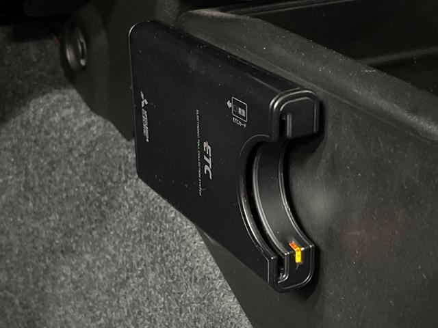 ジムニー ＸＣ　ターボ　ＳＤナビ　セーフティサポート　禁煙車　前席シートヒーター　スマートキー　ＬＥＤヘッド　ＥＴＣ　クルコン　純正１６インチアルミ　オートハイビーム　車線逸脱警報　オートライト　オートエアコン（7枚目）