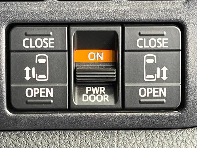 ヴォクシー ハイブリッドＺＳ　煌ＩＩＩ　純正９インチナビ　フリップダウンモニター　セーフティセンス　クルーズコントロール　両側パワースライドドア　シートヒーター　インテリジェントクリアランスソナー　オートハイビーム　バッックカメラ（7枚目）