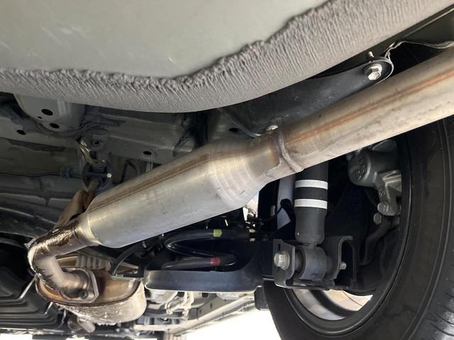 ヴォクシー ハイブリッドＺＳ　煌ＩＩＩ　純正９インチナビ　フリップダウンモニター　セーフティセンス　クルーズコントロール　両側パワースライドドア　シートヒーター　インテリジェントクリアランスソナー　オートハイビーム　バッックカメラ（21枚目）