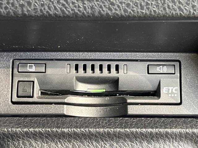 ヴォクシー ハイブリッドＺＳ　煌ＩＩＩ　純正９インチナビ　フリップダウンモニター　セーフティセンス　クルーズコントロール　両側パワースライドドア　シートヒーター　インテリジェントクリアランスソナー　オートハイビーム　バッックカメラ（41枚目）