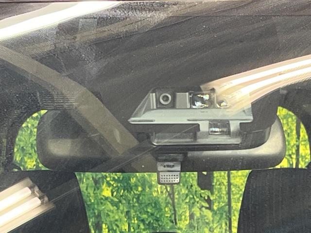 ヴォクシー ハイブリッドＺＳ　煌ＩＩＩ　純正９インチナビ　フリップダウンモニター　セーフティセンス　クルーズコントロール　両側パワースライドドア　シートヒーター　インテリジェントクリアランスソナー　オートハイビーム　バッックカメラ（45枚目）