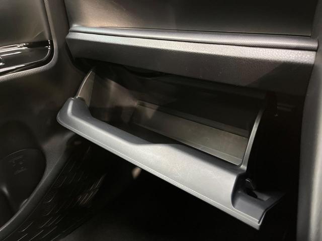 ヴォクシー ハイブリッドＺＳ　煌ＩＩＩ　純正９インチナビ　フリップダウンモニター　セーフティセンス　クルーズコントロール　両側パワースライドドア　シートヒーター　インテリジェントクリアランスソナー　オートハイビーム　バッックカメラ（46枚目）