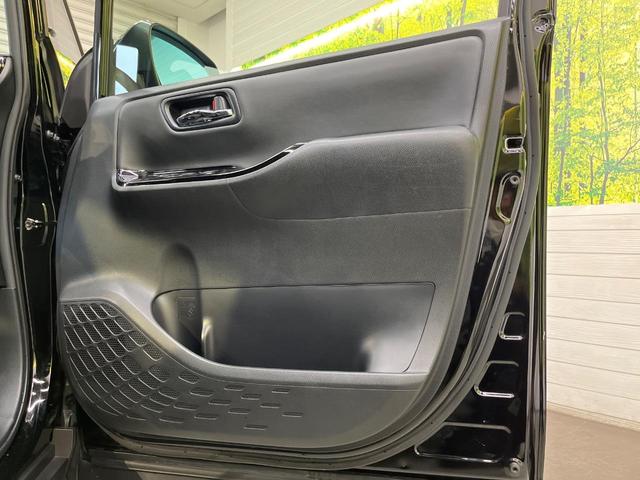 ヴォクシー ハイブリッドＺＳ　煌ＩＩＩ　純正９インチナビ　フリップダウンモニター　セーフティセンス　クルーズコントロール　両側パワースライドドア　シートヒーター　インテリジェントクリアランスソナー　オートハイビーム　バッックカメラ（54枚目）