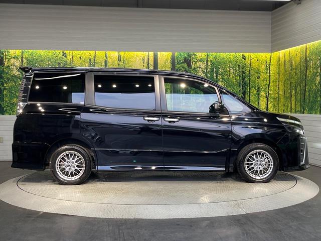 ヴォクシー ハイブリッドＺＳ　煌ＩＩＩ　純正９インチナビ　フリップダウンモニター　セーフティセンス　クルーズコントロール　両側パワースライドドア　シートヒーター　インテリジェントクリアランスソナー　オートハイビーム　バッックカメラ（59枚目）