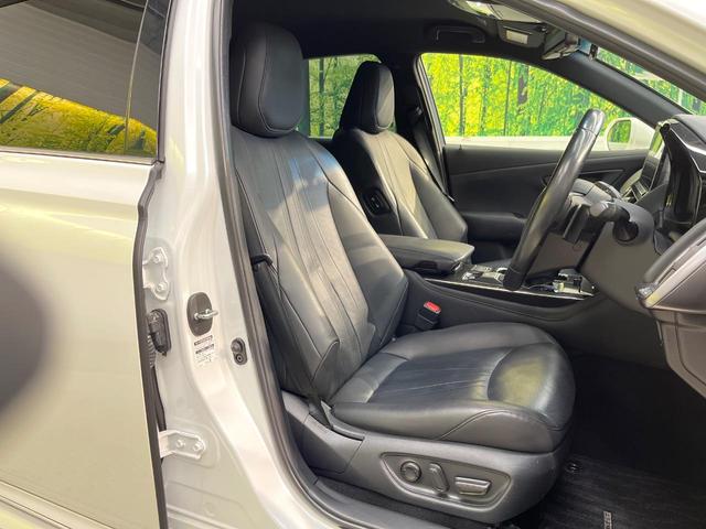 クラウンハイブリッド ＲＳアドバンス　純正１２．３型ナビ　全周囲カメラ　デジタルインナーミラー　レーダクルーズ　三眼ＬＥＤヘッド　シートベンチレーション　ステアリングヒーター　本革シート　パワーシート　ＨＵＤ　ＥＴＣ　純正１８ＡＷ　禁煙車（8枚目）