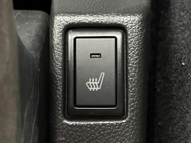 スイフトスポーツ ベースグレード 6MT 純正8インチナビ クルーズコントロール シートヒーター バックカメラ LEDヘッドライト オートライト Bluetooth フルセグ スマートキー ETC フロントフォグライト(7枚目)