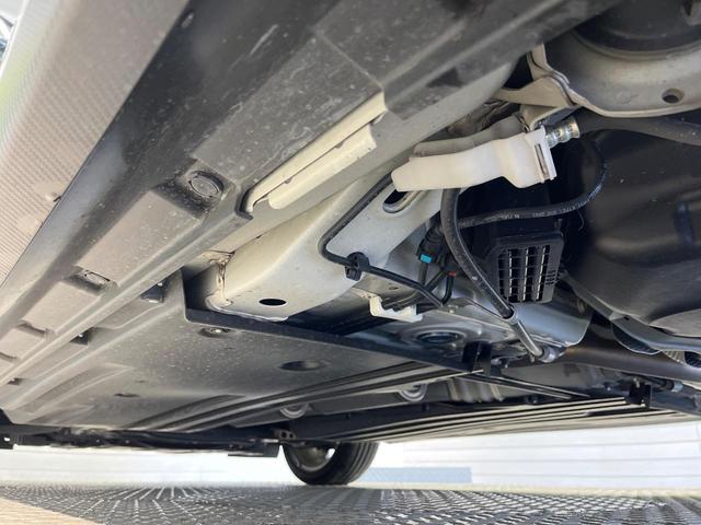 スイフトスポーツ ベースグレード 6MT 純正8インチナビ クルーズコントロール シートヒーター バックカメラ LEDヘッドライト オートライト Bluetooth フルセグ スマートキー ETC フロントフォグライト(22枚目)