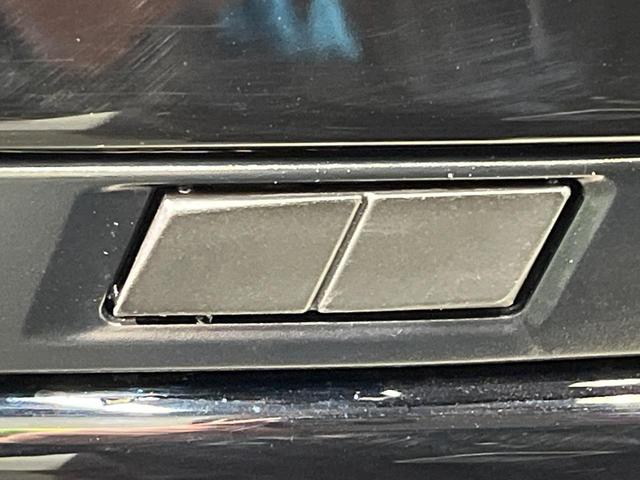 ヴォクシー Ｓ－Ｚ　純正１０．５インチナビ　１３．２型有機ＥＬフリップダウンモニター　快適利便パッケージ　両側パワースライドドア　パワーバックドア　セーフティセンス　レーダークルーズ　プロジェクター式ＬＥＤヘッド（7枚目）